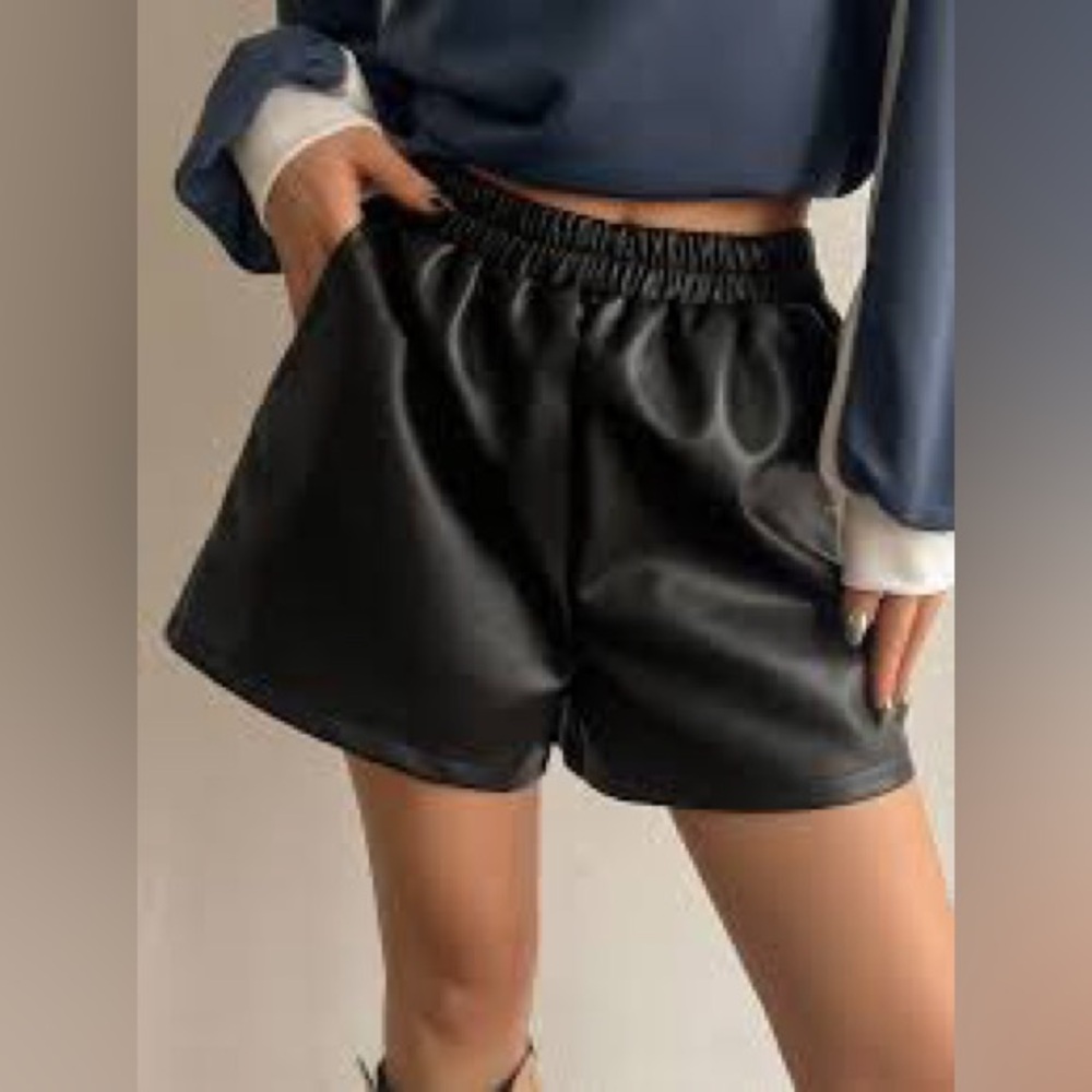 BlankNYC Black Faux Leather Shorts Two pockets high waist 29 NWOT - Picture 1 of 5